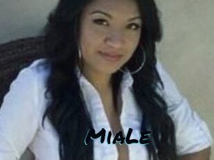 Mia_Le