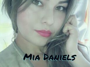 Mia_Daniels