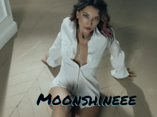 Moonshineee