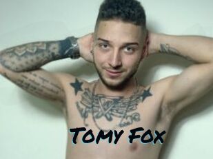 Tomy_Fox