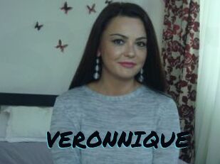 VERONNIQUE_